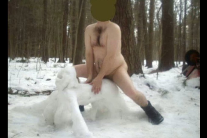 Fucking in the snow