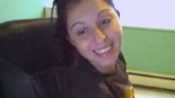 Webcam first-timer chick gets really horny and shows her fresh cunt