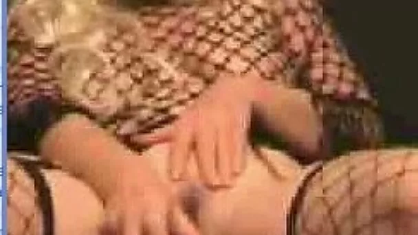 Time worn blonde hooker fucks her old snatch next to me