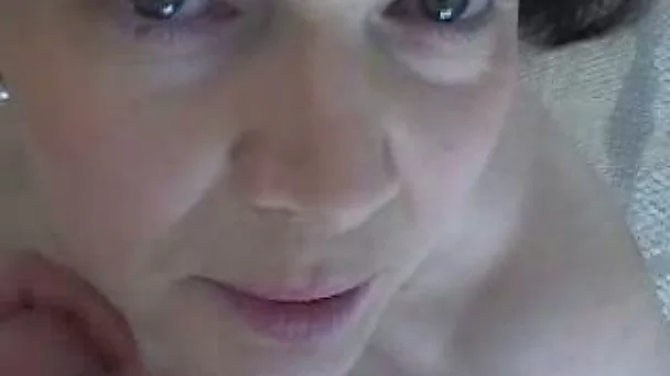Mature slut wife of my neighbor loves getting her face glazed