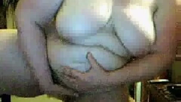 Fat and horny chubby woman wants to show her best part