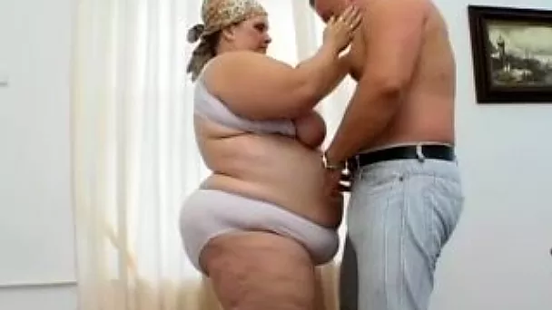 Filthy bitch with fat boobs offers the guy to fuck her