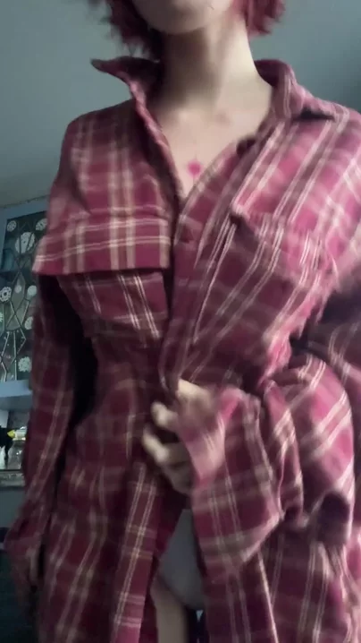 Natürliche Brüste enthüllen