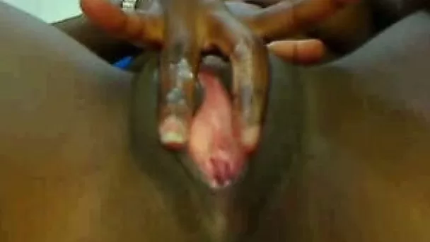 Bootyful ebony princess finger fucks her drooling cunny