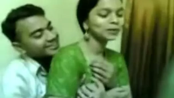 Trying to seduce my beautiful Indian girlfriend for sex on cam