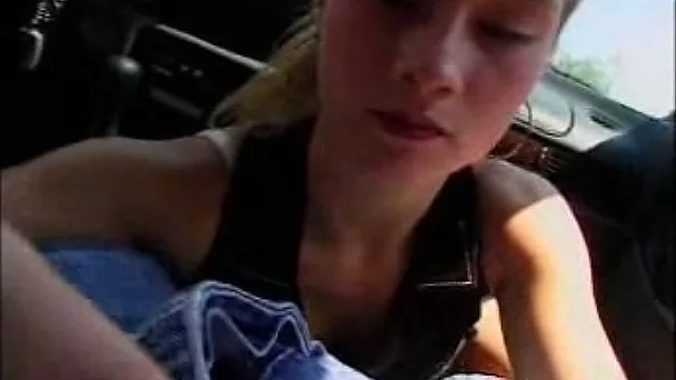 Amateur Cheerleader girlfriend getting facial in the car