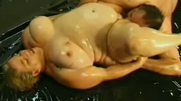 Lusty fat mommy with oiled body gets her cunt fucked and toyed