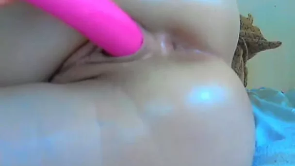 Tight Pussy Horny Babe Gets Fingered