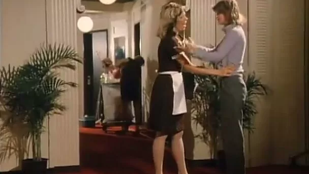 Attractive brunette lady gives head before sex in sideways pose