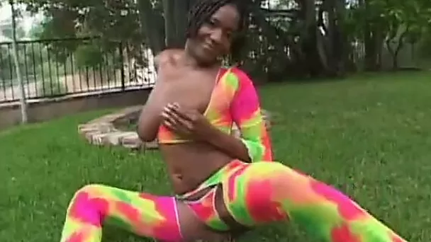 Bosomy ebony nympho gives fantastic blowjob to her lover