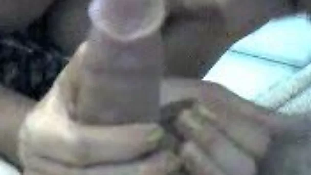 Cheating wife of my poor neighbor gives me a blowjob