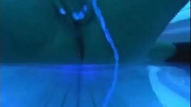 I like to masturbates after tanning my curves in solarium