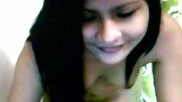 This horny camgirl with jet black hair drives me insane