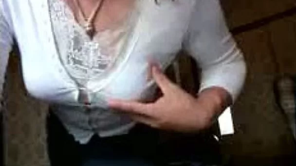 That milf on webcam flashed her pantyhose in a freaky dance