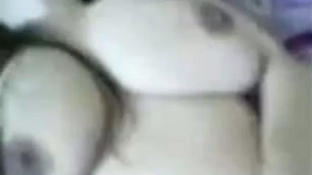 Another Arab chick gets fucked by her husband on the floor