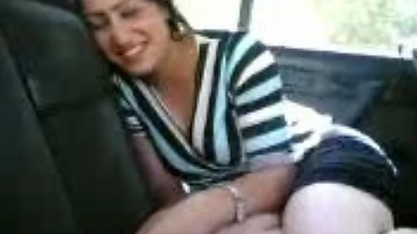 I seduced my brunette Arabic girlfriend flash her titties