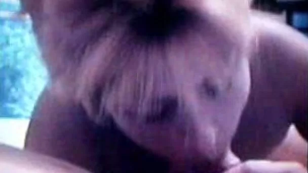 Mature blonde lady gave me a quick blowjob and left