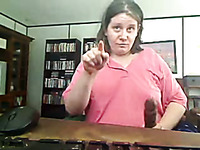 Pale skin BBW webcam MILF with lard booty knows sign language