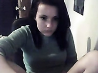 Sweet amateur brunette hottie hit the webcam chat with me