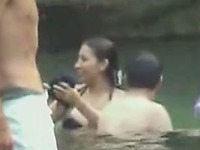 This random beautiful lady in the pond attracted everybody