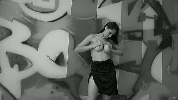 Warehouse slut gets stripped in camera and rib her twat