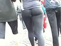 Following hot chick with nice ass cheeks wearing tight leggings