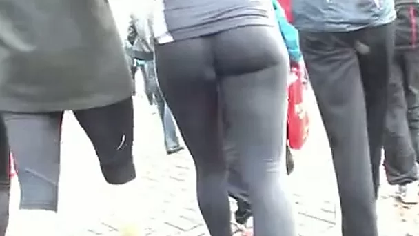 Following hot chick with nice ass cheeks wearing tight leggings