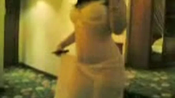 Arab prostitute with mesmerizing fat ass dances for me
