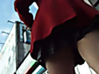 Hot chick caught my attention so I took this upskirt video