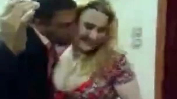 Arab hussy shows her cleavage to my buddy in homemade video