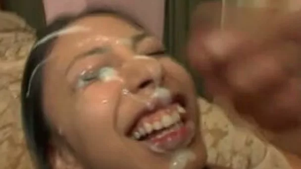 My unbelievably hot girlfriend knows how to give a nice blowjob