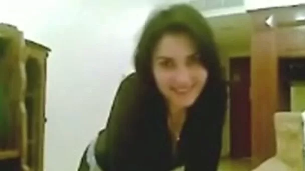 Arab sexy chick takes off her pants and exposes her sexy and appetizing ass cheeks