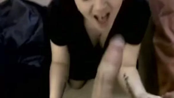 My captivating girlfriend with charming eyes is good at giving blowjobs