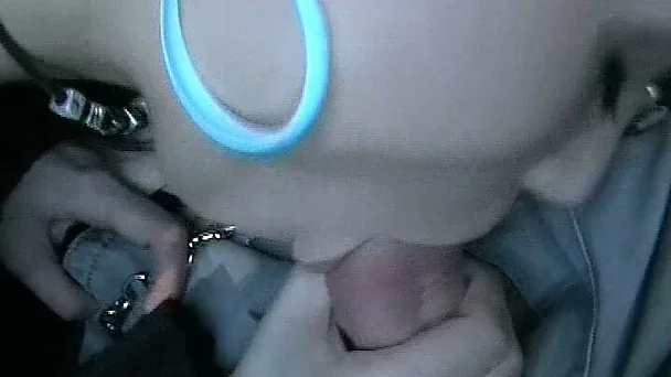 White teen eats a big throbbing cock in the car on cam