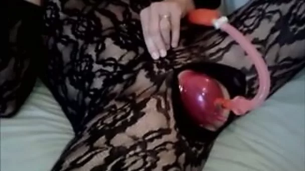 My wife allows me to toy her twat and gives me a handjob