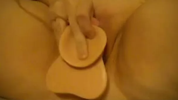 SSBBW mature white wife plugs a big dildo in her joxy