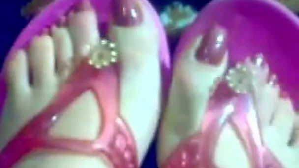 Watch me rubbing my pedicured feet against each other