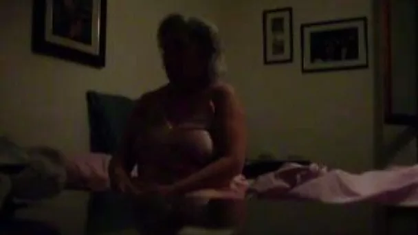 Mature couple fuck in a hotel in homemade sex video