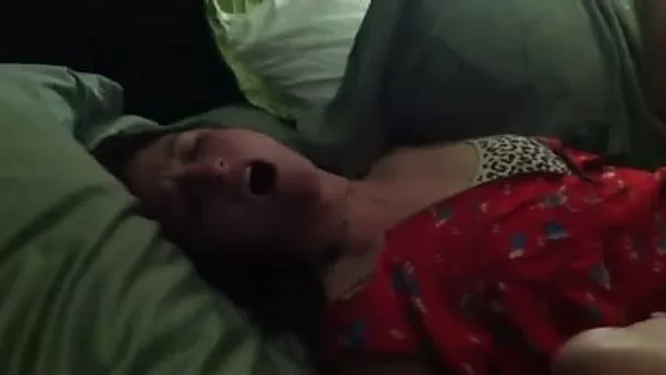 Fucking my girlfriend hard until she gets a facial