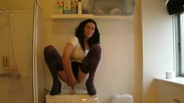 Masturbating my shaved pussy on the washing machine
