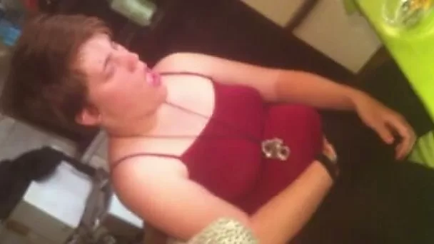 Nerdy manlike bitch entertains herself by fingering her cunt