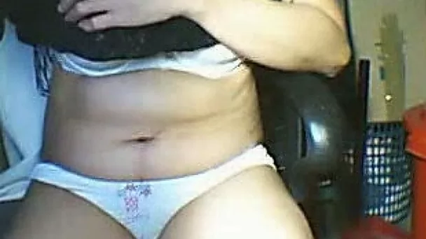 Horny webcam MILF shows me her hairy cunt and juicy butt