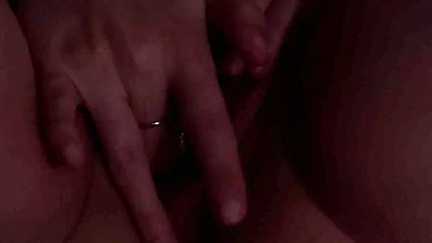 Bootylicious amateur wife masturbating on closeup homemade sex video
