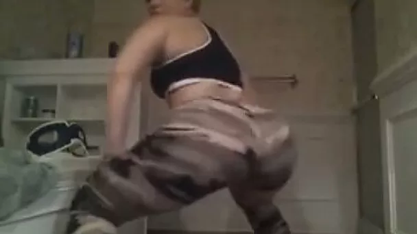 My bootylicious girlfriend moves that fat ass so fast