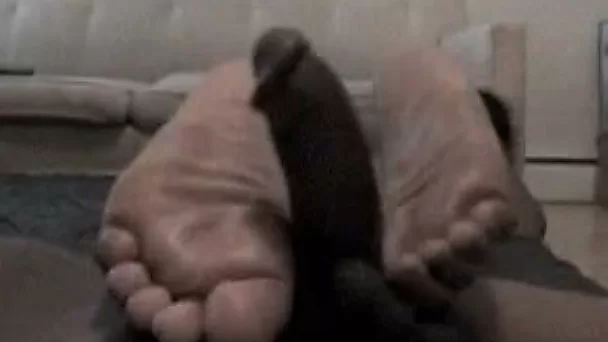 My highly experienced girlfriend knows how to give a good footjob