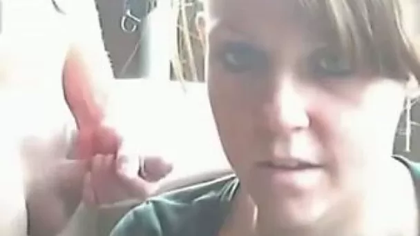 Cute hot amateur teen wants to be facialized on webcam