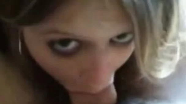 My alluring girlfriend shows her nice cock-sucking skills to me