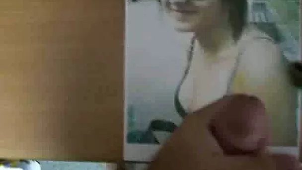 I am jerking off and cumming on the photo of my cursh