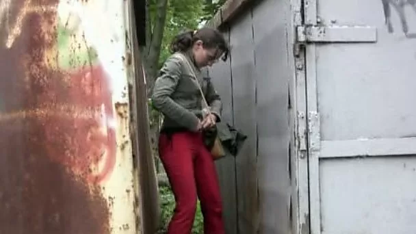 Brunette Russian amateur skank loves pissing in public