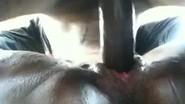 A nice black man is drilling my pussy and creampies it